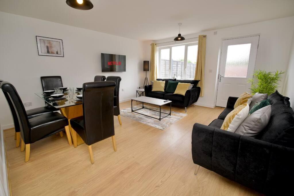 Вілла Highley'S Nest - Fully Furnished Gem, Free Private Parking, Sky Tv & Netflix Ковентрі Екстер'єр фото